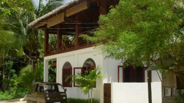 Wave Cave, A Surfer'\''s Lodge