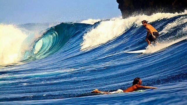 Wave Cave, A Surfer'\''s Lodge