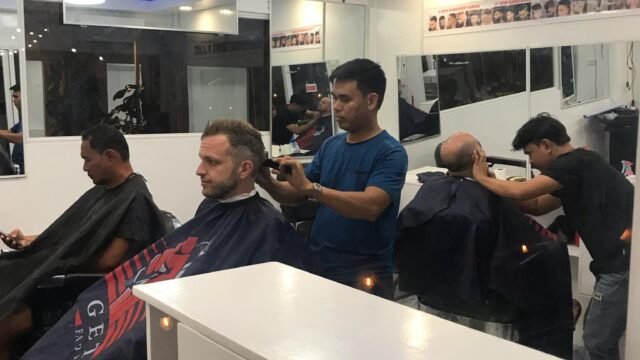 JC Wow Barbershop Cloud 9