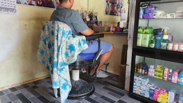 Bonnie'\''s Barbershop