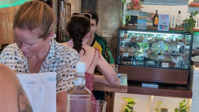 Green Waves Café