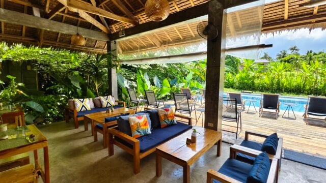 The Ohm Café & Bistro: All-Day Dining & Poolside Drinks