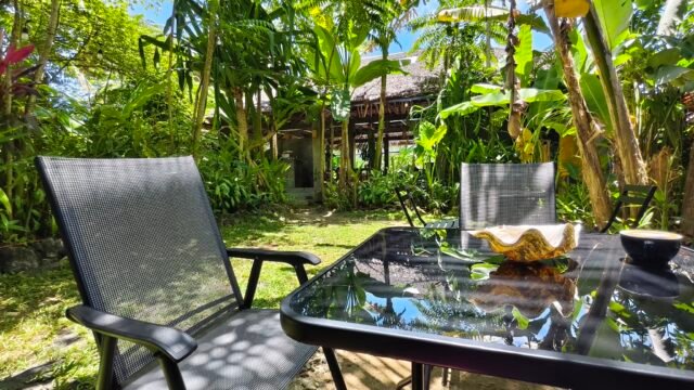 The Ohm Café & Bistro: All-Day Dining & Poolside Drinks