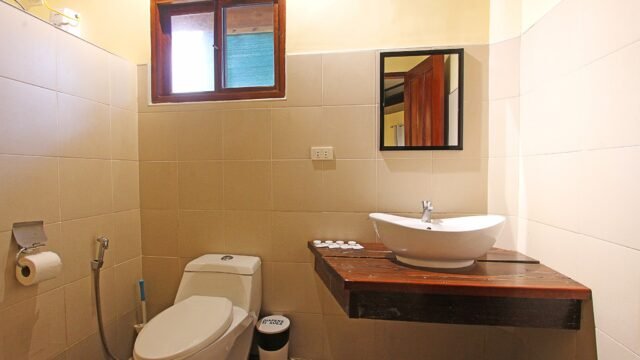 Jonas & Twins Resort